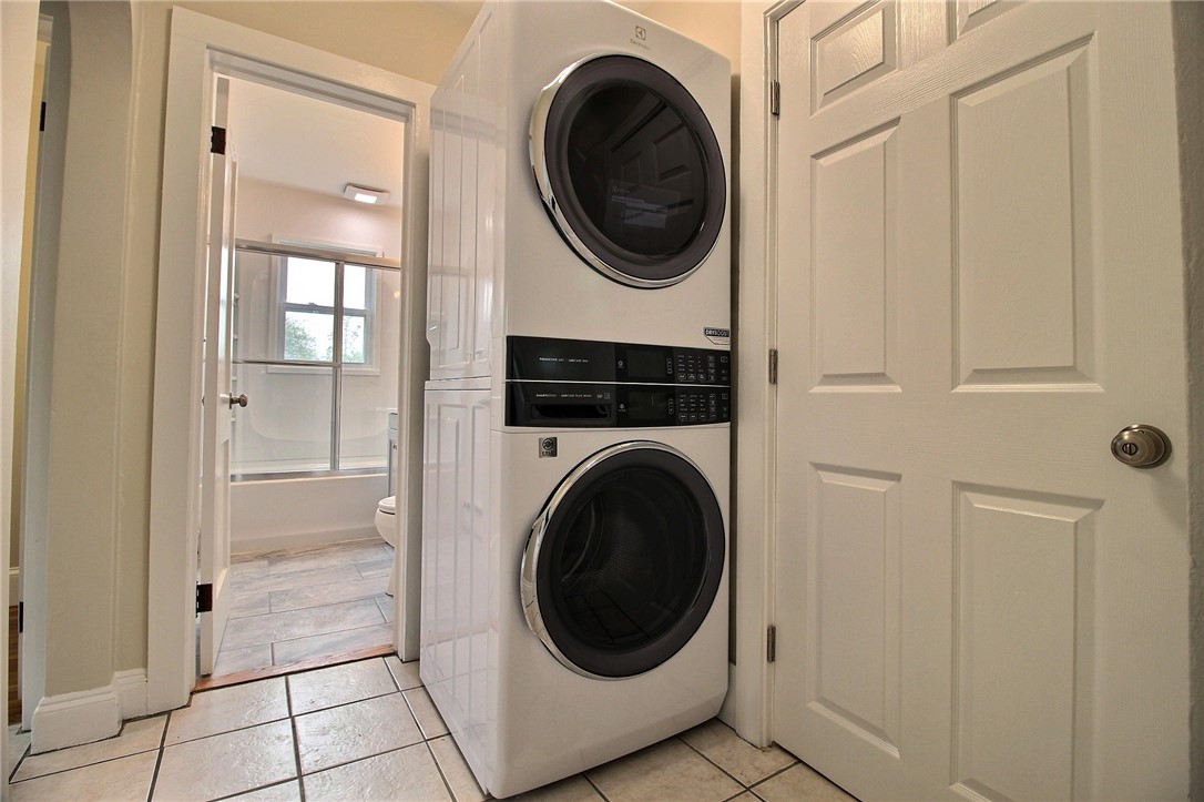 143 Tower Street Westerly, RI 02891 - Photo 6 of 10