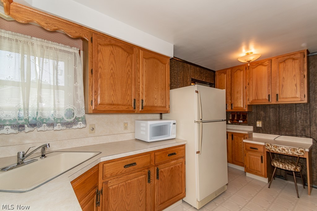 682 Pendley Road Willowick, OH 44095 - Photo 9 of 32 Gallery Image 9