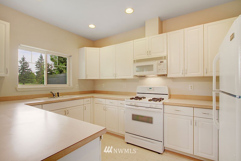 14130 Southeast 171st Way, Unit D103 Renton, WA 98058 - Photo 7 of 13 Gallery Image 7