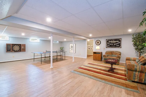 $964,999 | 172 B Annabessacook Road, Winthrop, ME 04364