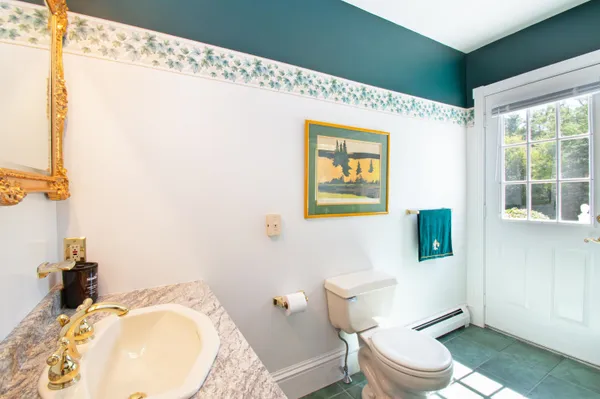 $964,999 | 172 B Annabessacook Road, Winthrop, ME 04364