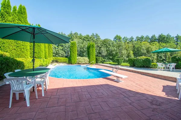 $964,999 | 172 B Annabessacook Road, Winthrop, ME 04364