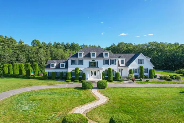 $964,999 | 172 B Annabessacook Road, Winthrop, ME 04364