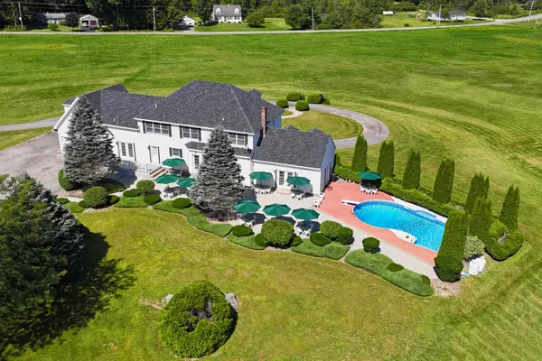$964,999 | 172 B Annabessacook Road, Winthrop, ME 04364
