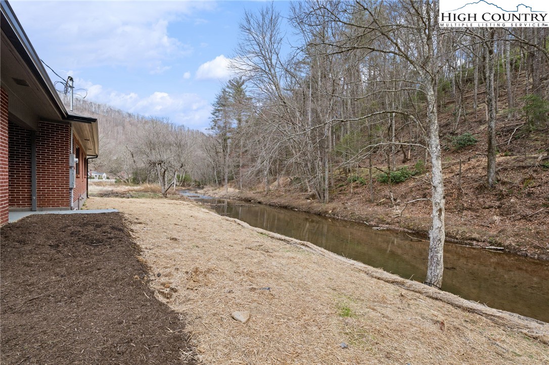 1904 Highway 194 Boone, NC 28607 - Photo 24 of 29 a view of empty room with wooden fence