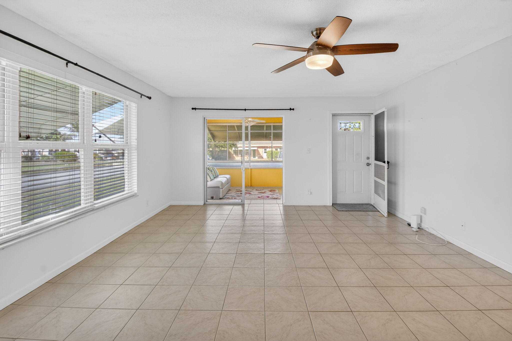 270 High Point Court, Unit D Boynton Beach, FL 33435 - Photo 6 of 41 6-web-or-mls-DSC_1152