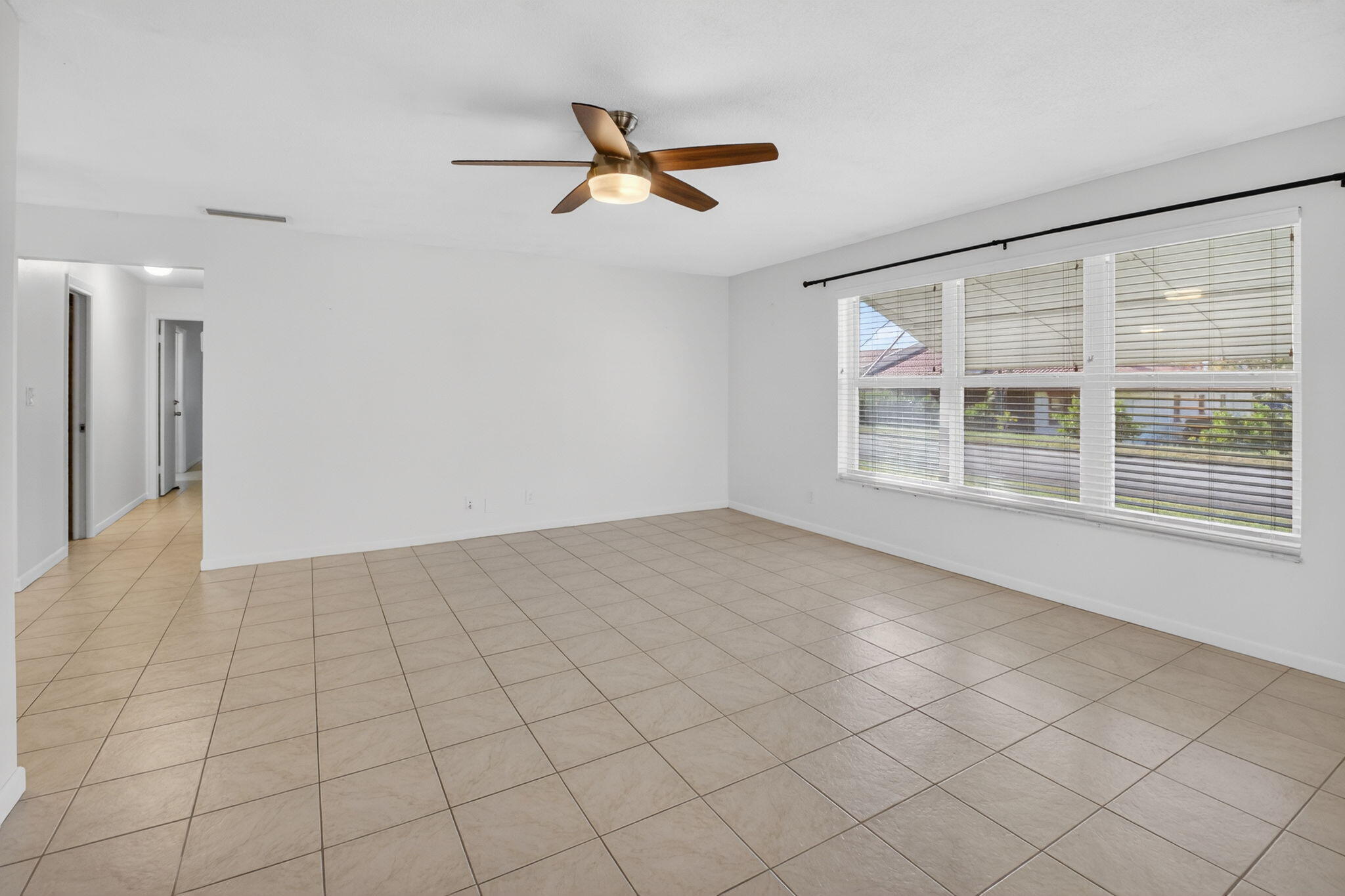 270 High Point Court, Unit D Boynton Beach, FL 33435 - Photo 7 of 41 7-web-or-mls-DSC_1157