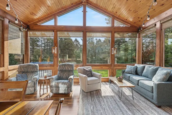 $437,000 | 5193 Grand River Circle, Jackson, MI 49201