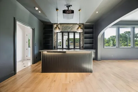 a view of a livingroom with furniture