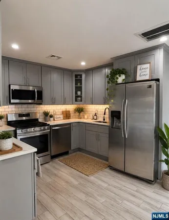 $3,250 | 19 Oak Street, Ridgefield Park, NJ 07660