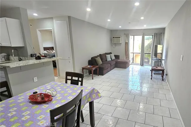 $309,900 | 17900 Sherman Way, Unit 226, Reseda, CA 91335