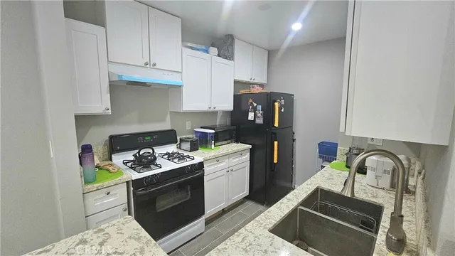 $309,900 | 17900 Sherman Way, Unit 226, Reseda, CA 91335
