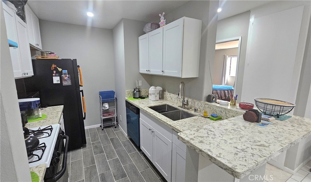 17900 Sherman Way, Unit 226 Reseda, CA 91335 - Photo 17 of 37