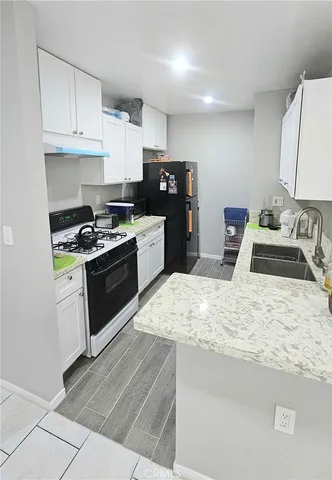 $309,900 | 17900 Sherman Way, Unit 226, Reseda, CA 91335