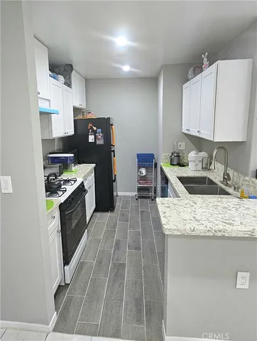 $309,900 | 17900 Sherman Way, Unit 226, Reseda, CA 91335