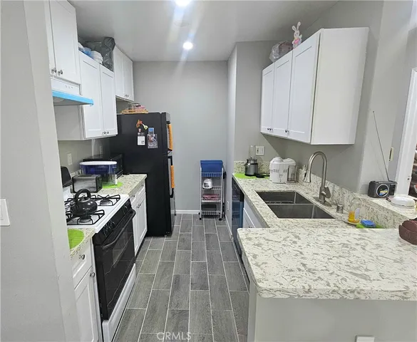 $309,900 | 17900 Sherman Way, Unit 226, Reseda, CA 91335