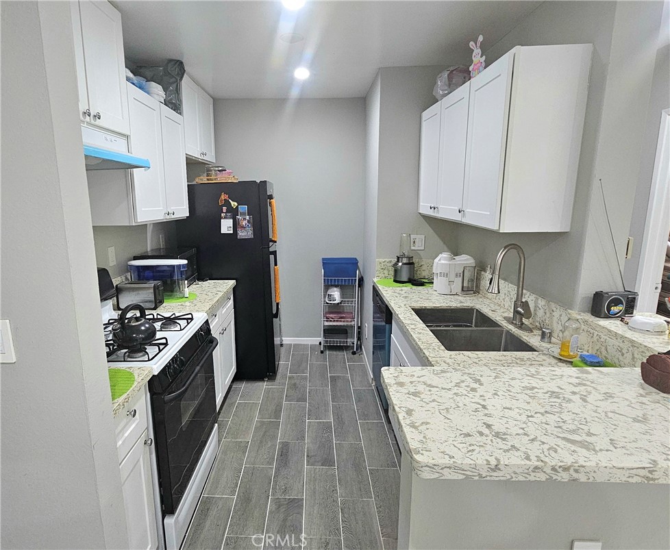 17900 Sherman Way, Unit 226 Reseda, CA 91335 - Photo 20 of 37