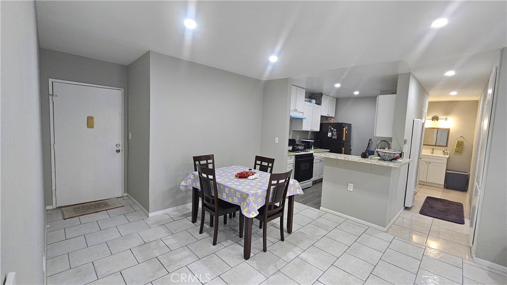 17900 Sherman Way, Unit 226 Reseda, CA 91335 - Photo 2 of 37