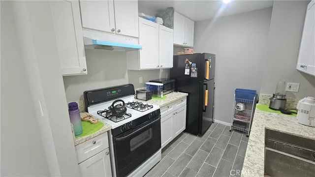 $309,900 | 17900 Sherman Way, Unit 226, Reseda, CA 91335