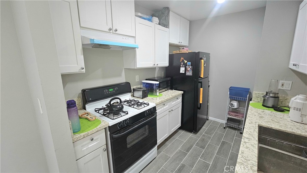 17900 Sherman Way, Unit 226 Reseda, CA 91335 - Photo 21 of 37