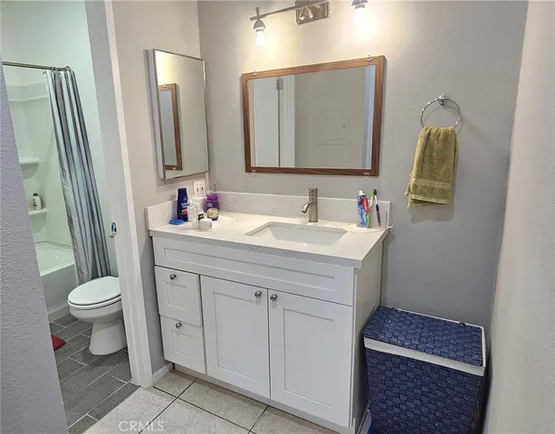 $309,900 | 17900 Sherman Way, Unit 226, Reseda, CA 91335