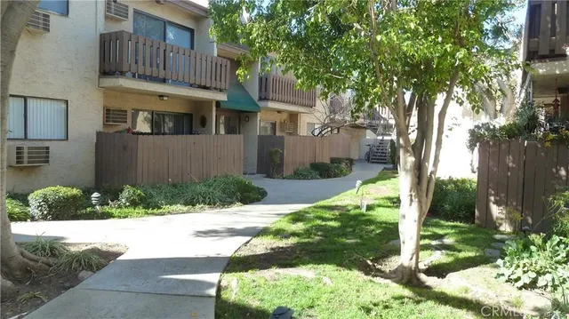 $309,900 | 17900 Sherman Way, Unit 226, Reseda, CA 91335