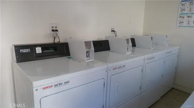 $309,900 | 17900 Sherman Way, Unit 226, Reseda, CA 91335