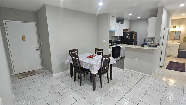 $309,900 | 17900 Sherman Way, Unit 226, Reseda, CA 91335