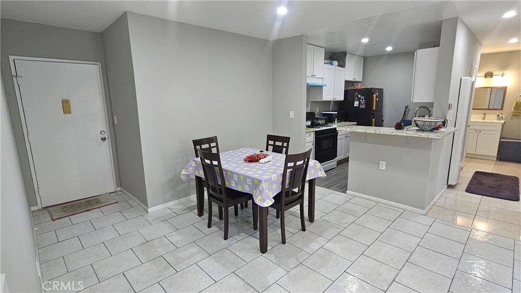 17900 Sherman Way, Unit 226 Reseda, CA 91335 - Photo 8 of 37