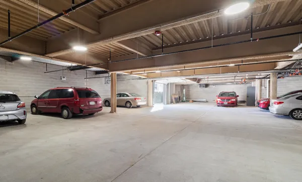 $2,280 | 4513 North Clark Street, Unit 304, Chicago, IL 60640