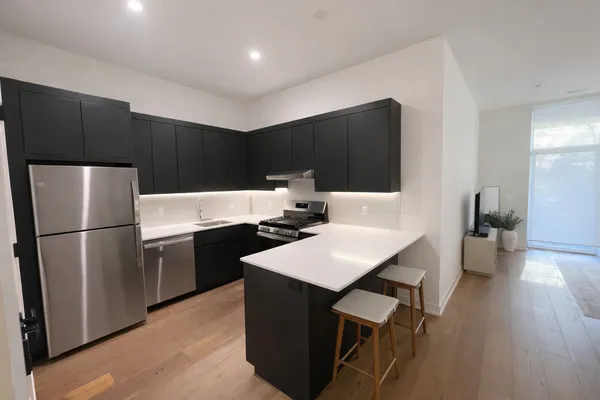 $2,280 | 4513 North Clark Street, Unit 304, Chicago, IL 60640