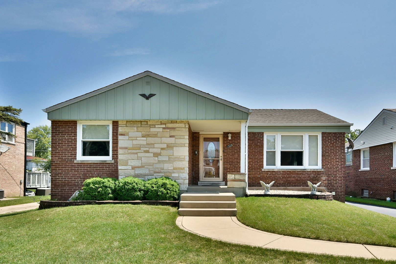 2323 South 4th Avenue North Riverside, IL 60546 - Photo 2 of 35 Gallery Image 2
