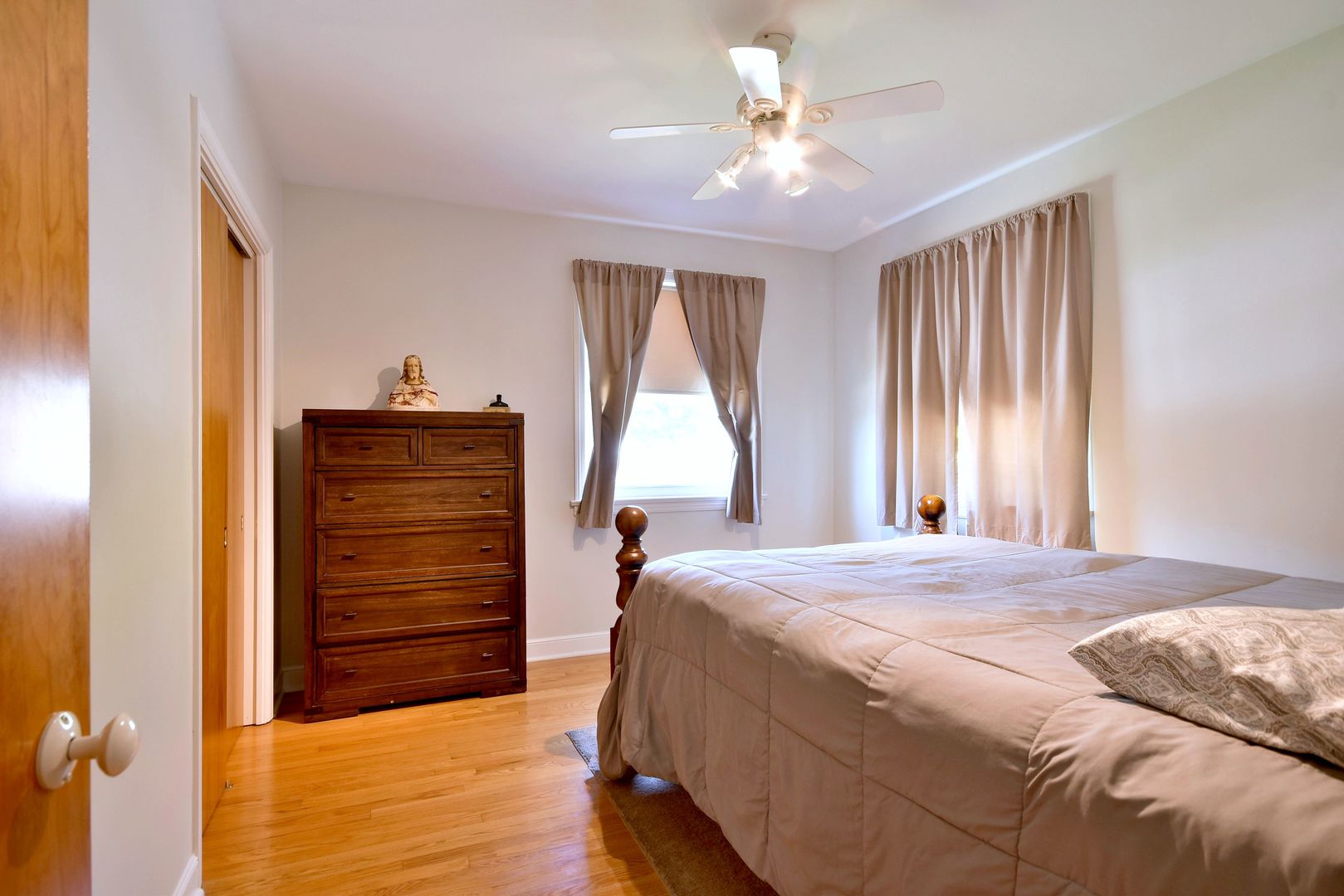 2323 South 4th Avenue North Riverside, IL 60546 - Photo 8 of 35 Gallery Image 8