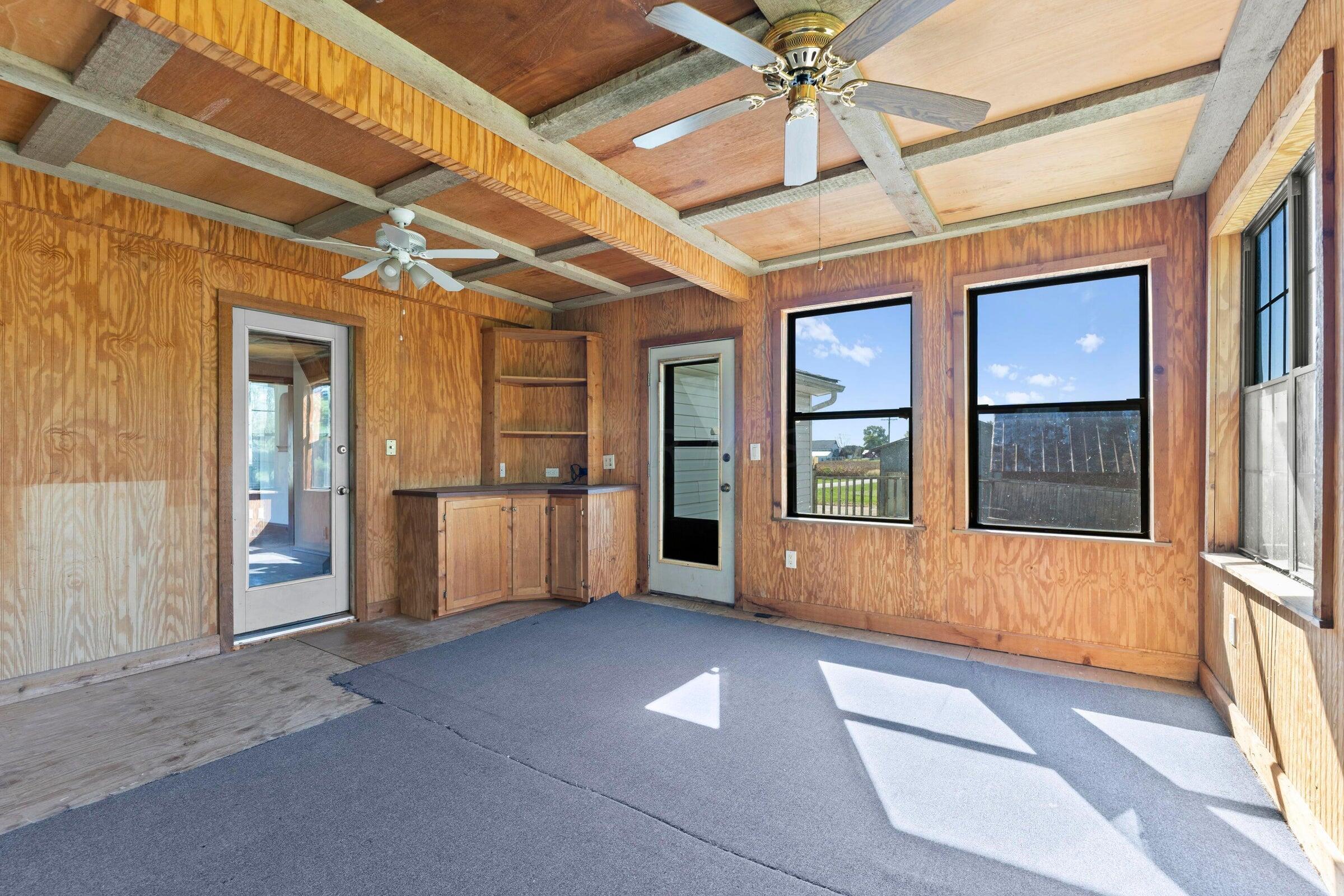 2574 Alward Road Southwest Pataskala, OH 43062 - Photo 30 of 61 30 - Enclosed Porch