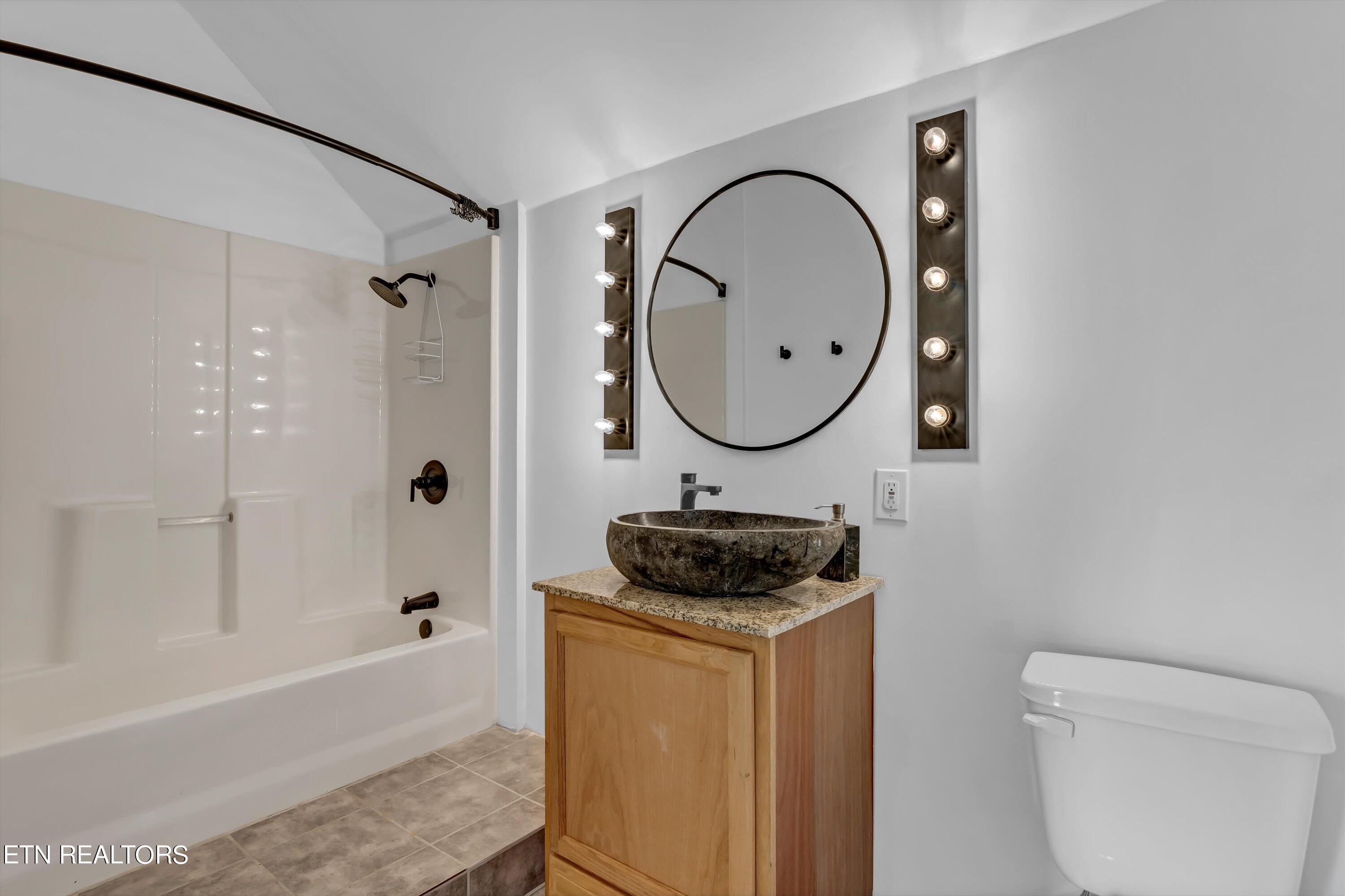 3610 Buffat Mill Road Knoxville, TN 37914 - Photo 19 of 31 Master Bath