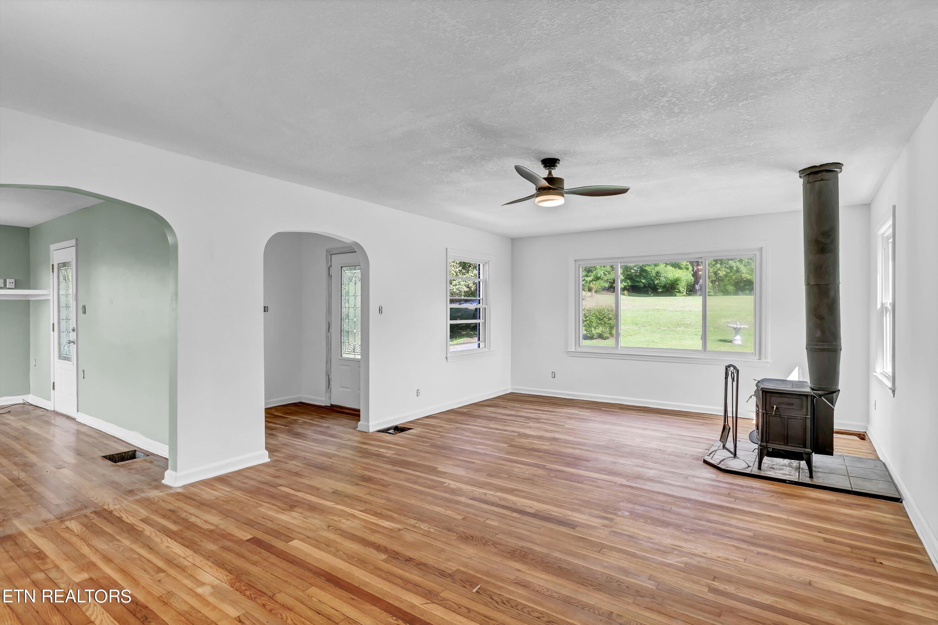 3610 Buffat Mill Road Knoxville, TN 37914 - Photo 7 of 31 Living Room