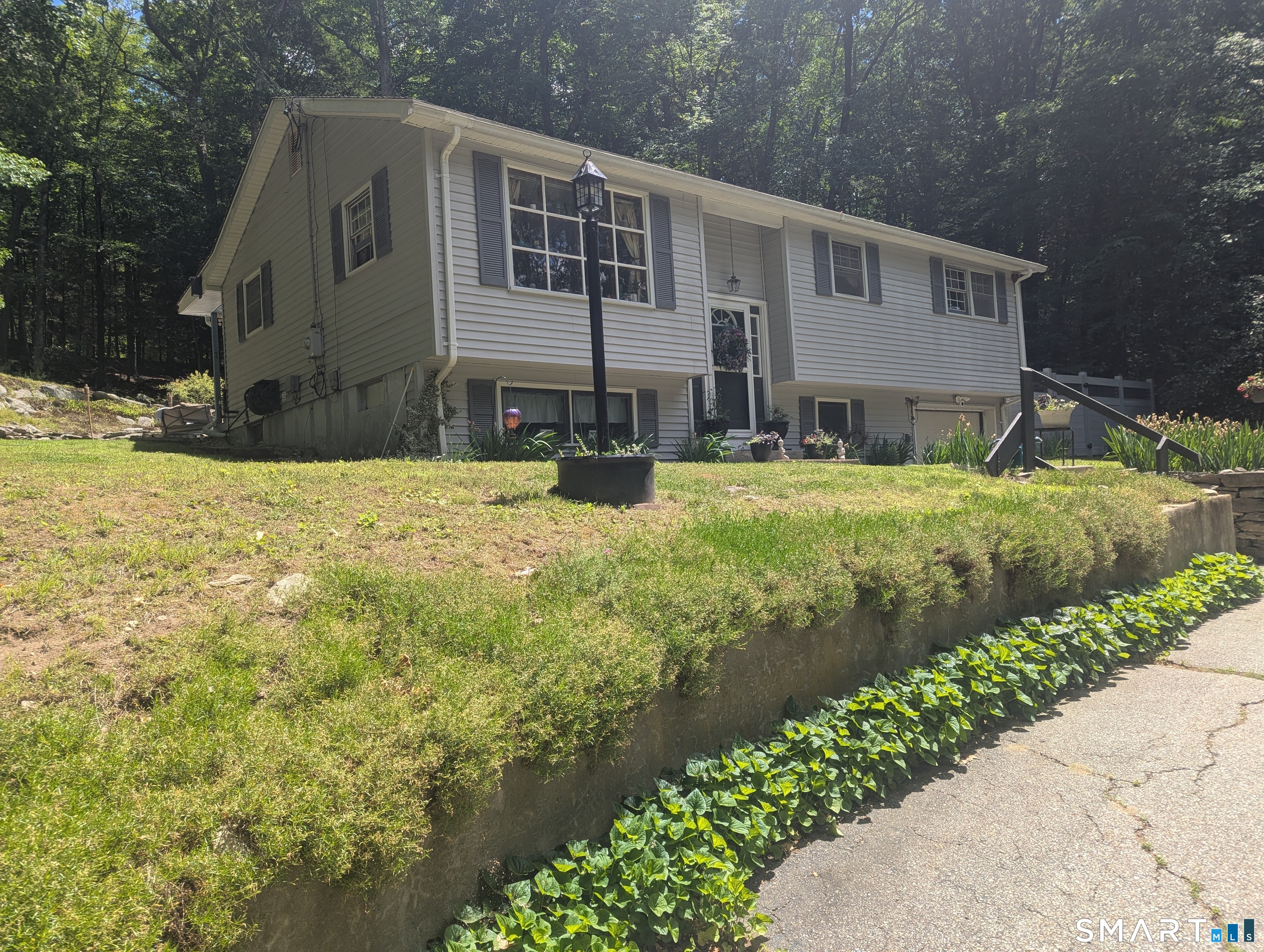 97 Kapitulik Road Thompson, CT 06255 - Photo 3 of 40