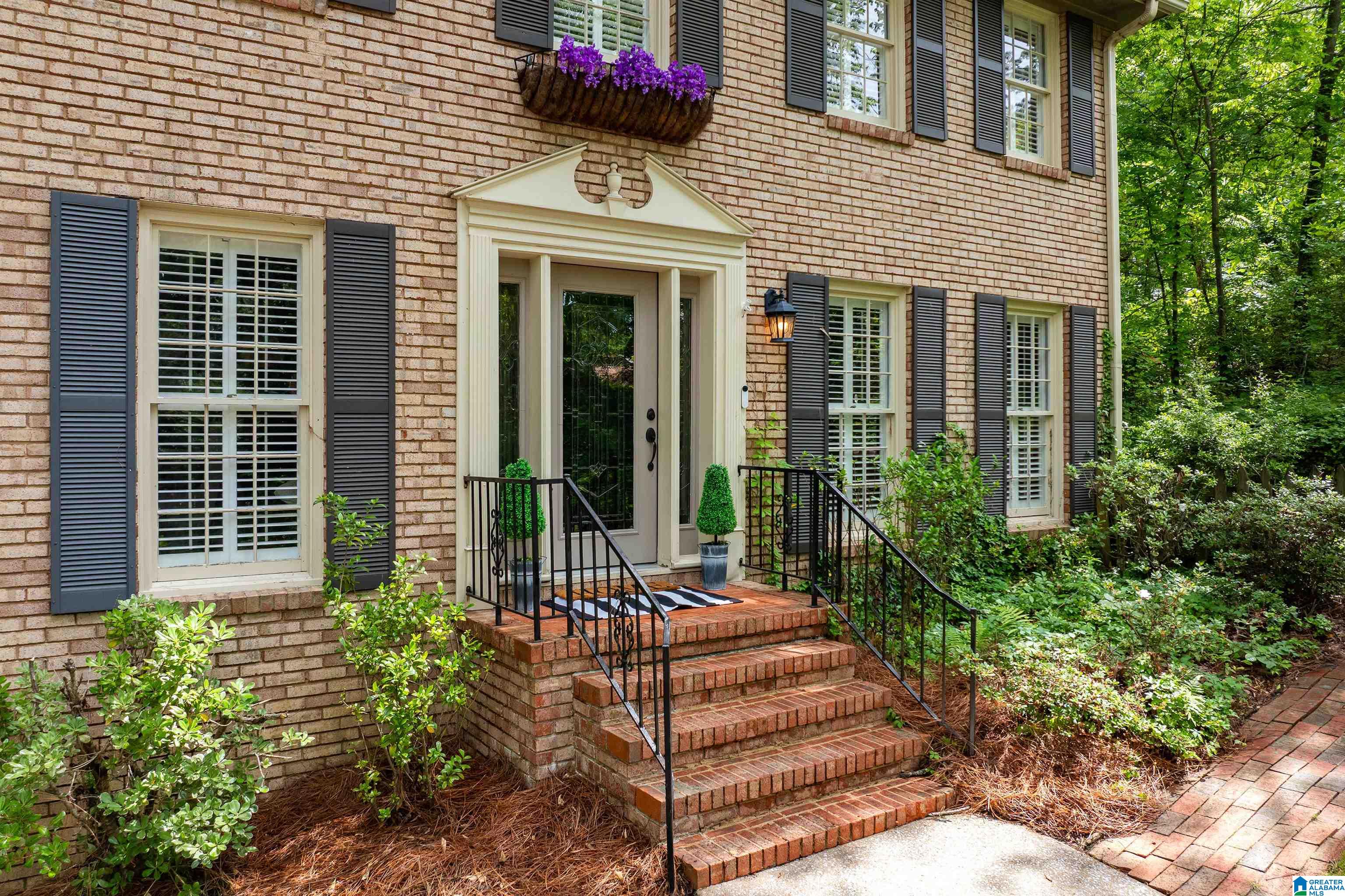 2017 Crossvine Road Birmingham, AL 35244 - Photo 4 of 30 Gallery Image 4