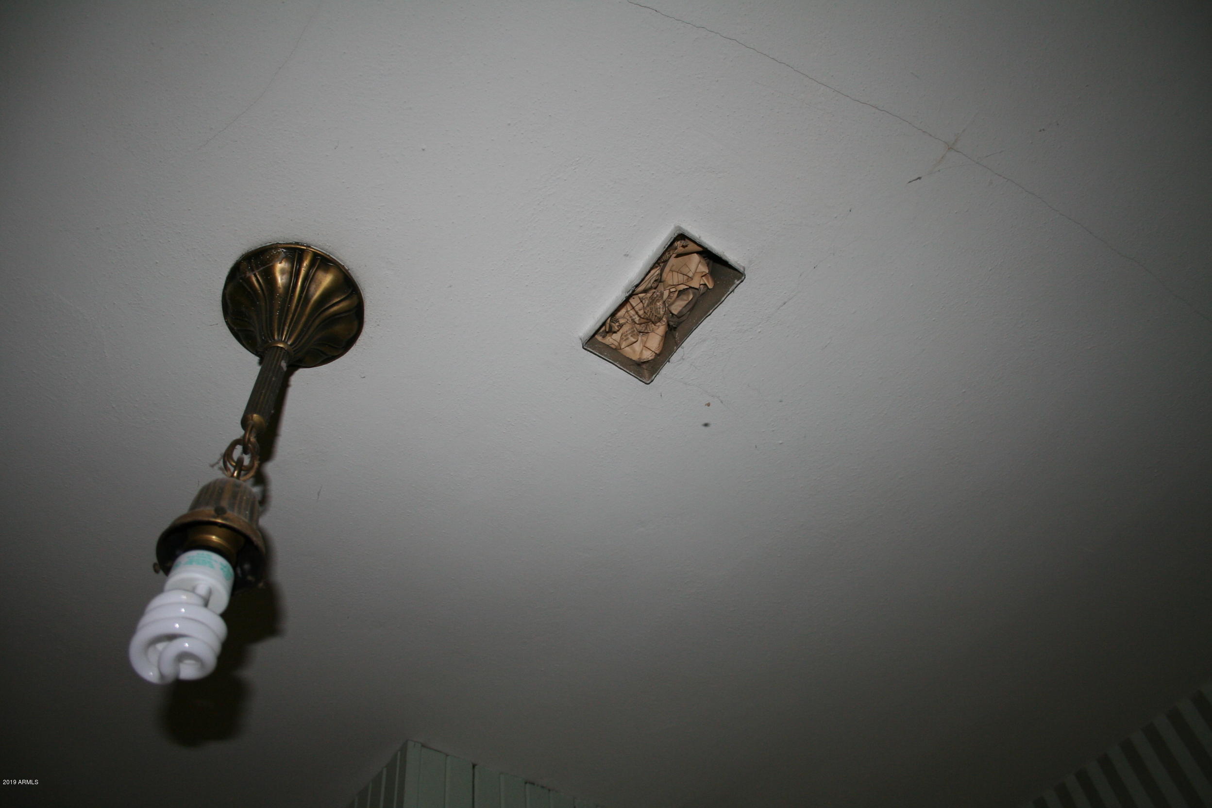 200 E Vista Bisbee, AZ 85603 - Photo 34 of 96 Master bedroom 2 (closet ceiling)