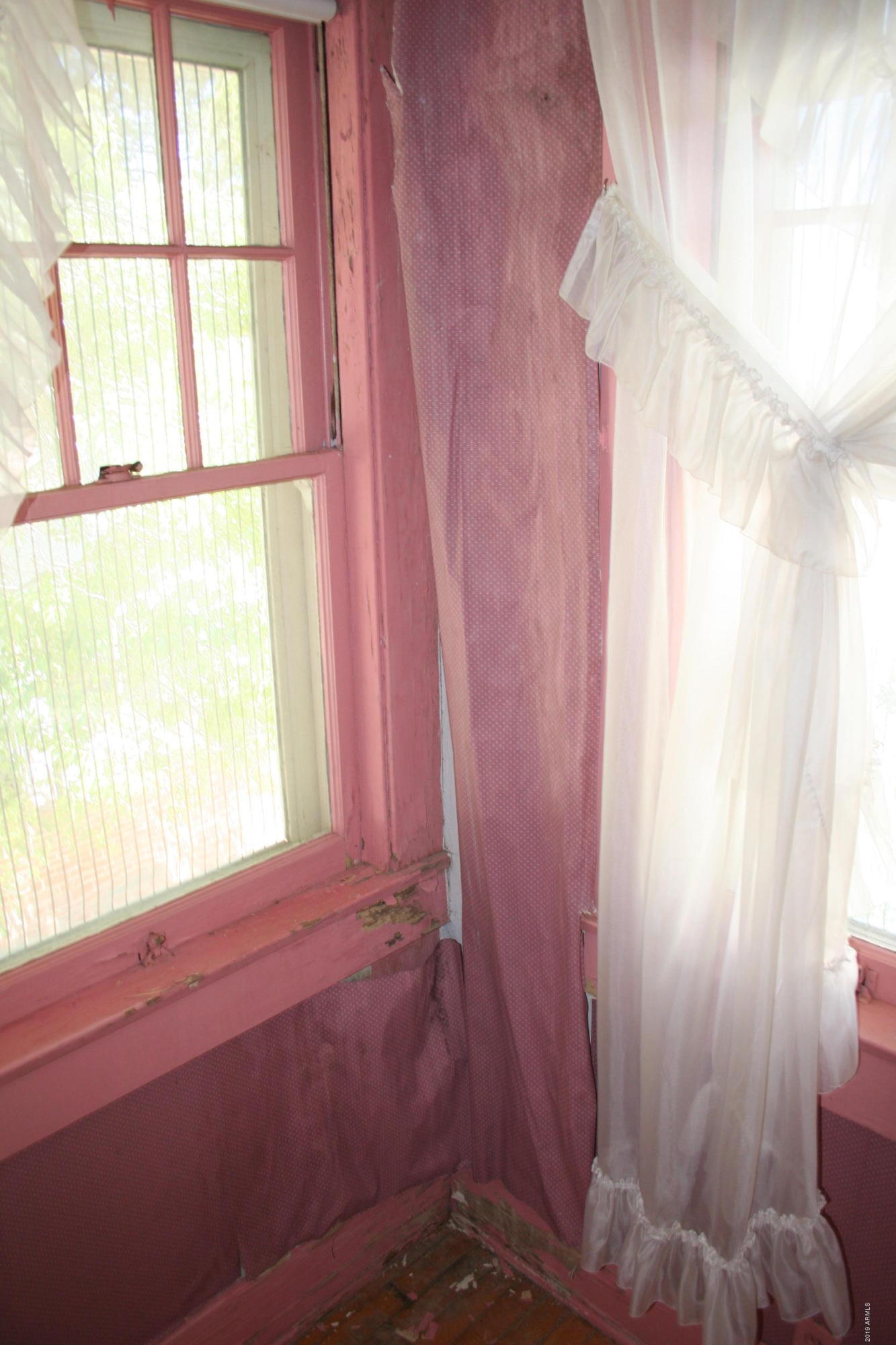 200 E Vista Bisbee, AZ 85603 - Photo 37 of 96 Master bedroom 2 (water damage at corner