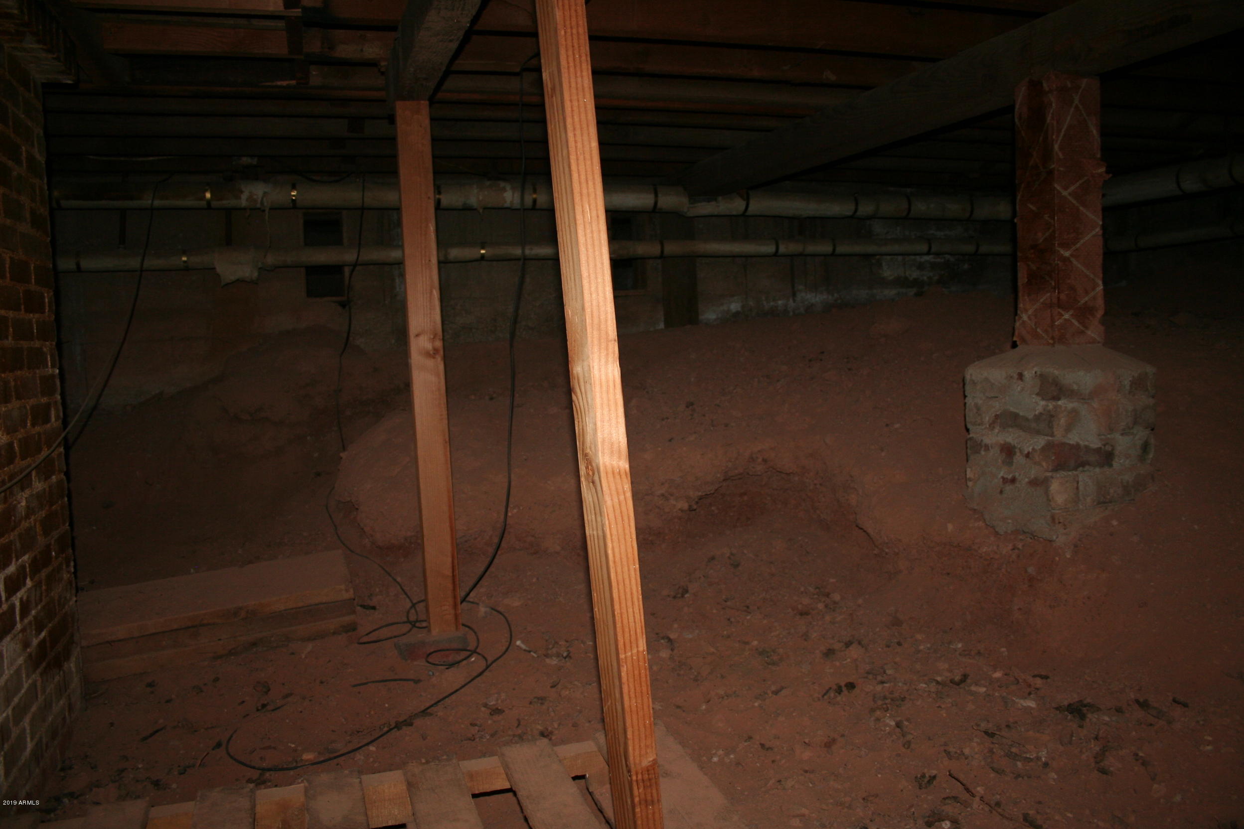 200 E Vista Bisbee, AZ 85603 - Photo 67 of 96 a close view of water heater room