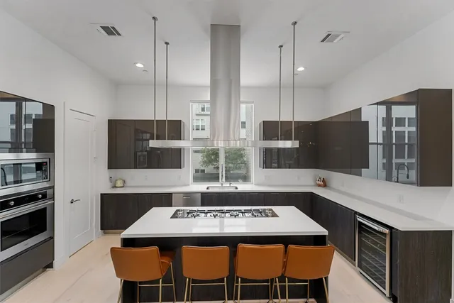 $5,100 | 5854 East Post Oak Lane, Houston, TX 77055