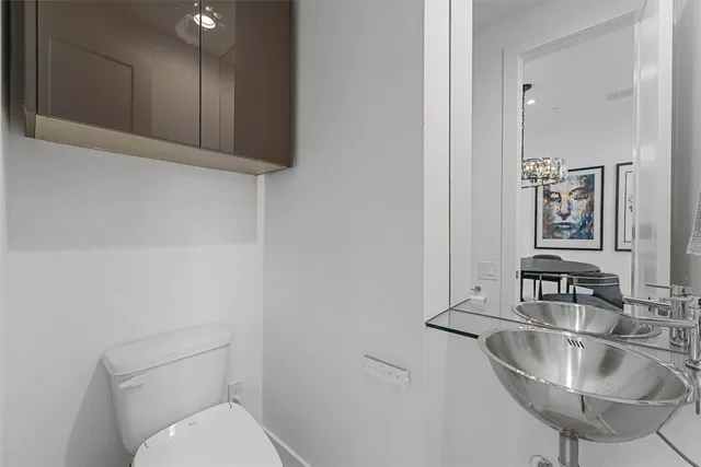 $5,100 | 5854 East Post Oak Lane, Houston, TX 77055