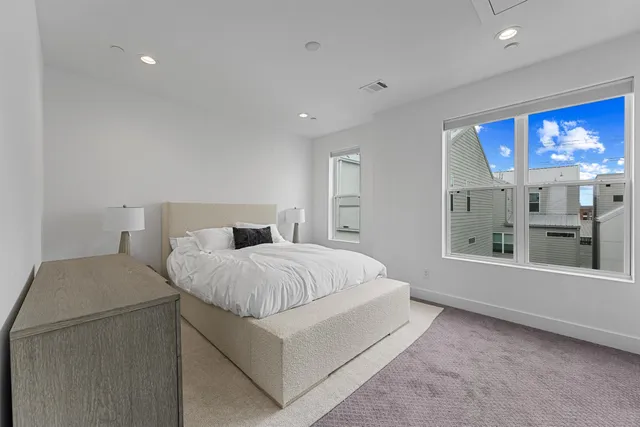 $5,100 | 5854 East Post Oak Lane, Houston, TX 77055