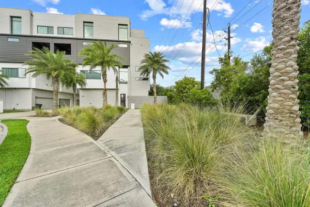 $5,100 | 5854 East Post Oak Lane, Houston, TX 77055