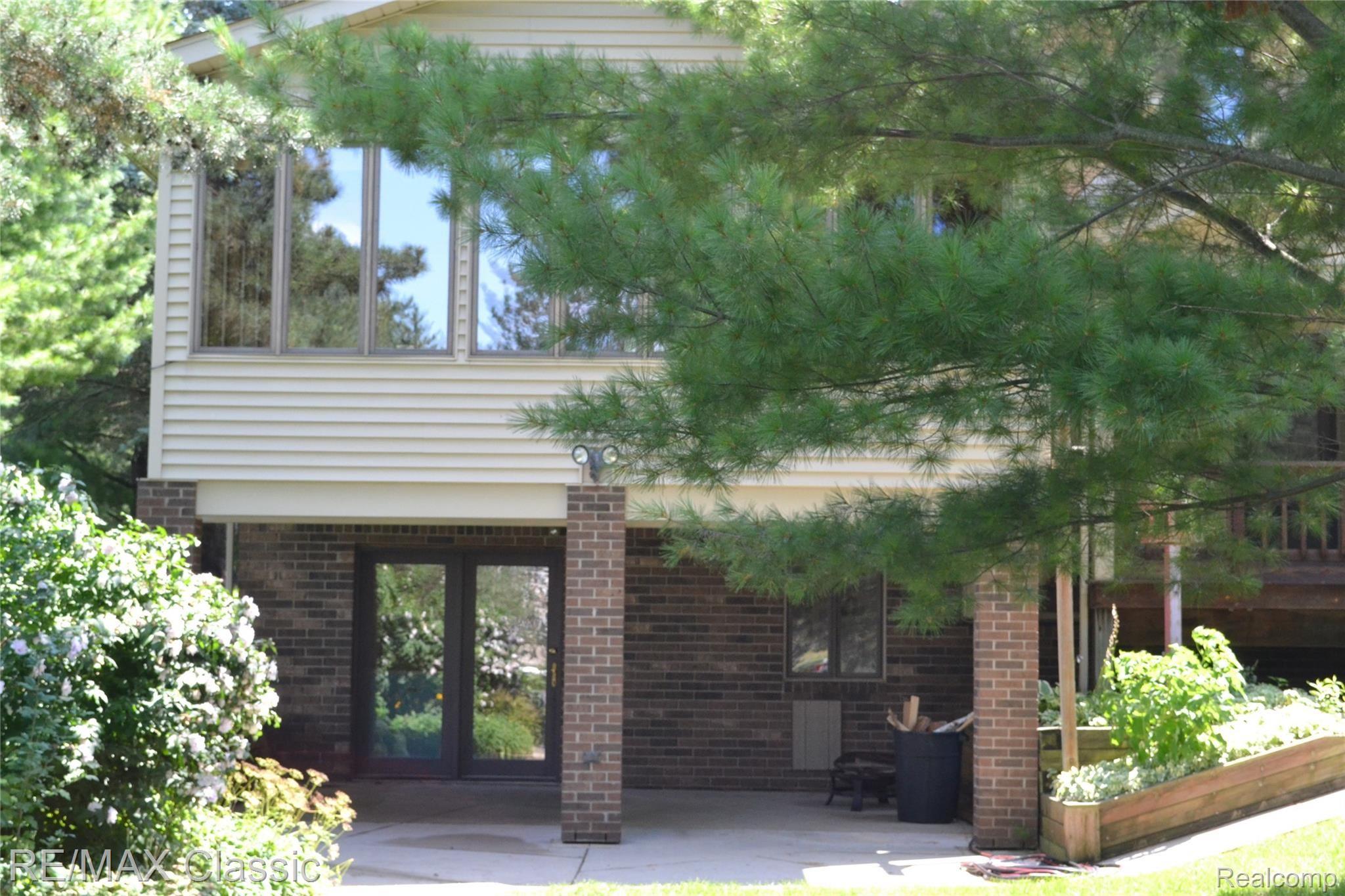 4443 Ravinewood Drive Commerce Township, MI 48382 - Photo 3 of 46 4443 Ravinewood Drive001 (32).JPG
