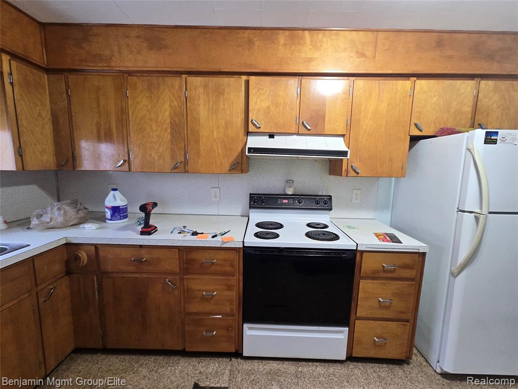 151 South Maple Leaf Road Lapeer, MI 48446 - Photo 5 of 18 Gallery Image 5