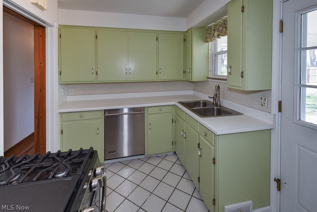 1313 Richmond Road Cleveland, OH 44124 - Photo 11 of 35 Gallery Image 11