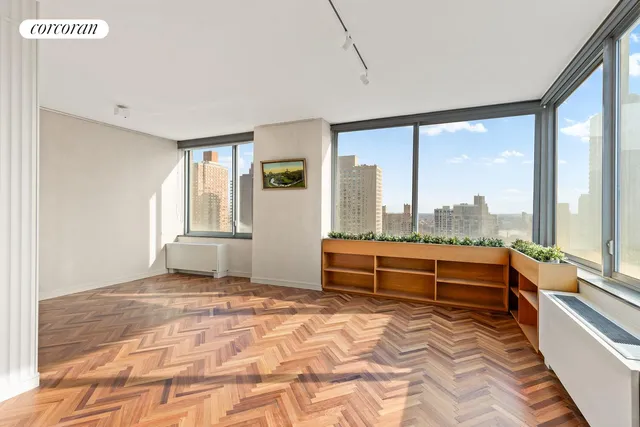 $2,025,000 | 360 East 88th Street, Unit 19D | Upper East Side
