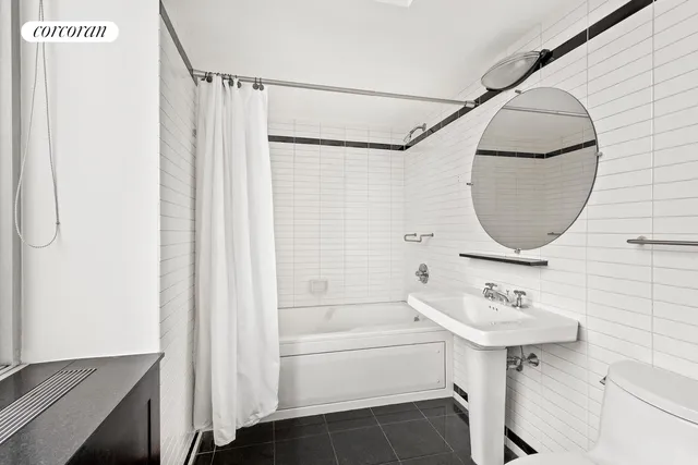 $2,025,000 | 360 East 88th Street, Unit 19D | Upper East Side